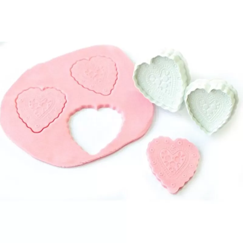 Cerf Dellier Découpoirs Éjecteurs Coeurs Brodes Patisdecor (X 3) Cheap